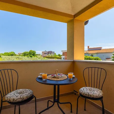 Aurora Tatil Evi Pula