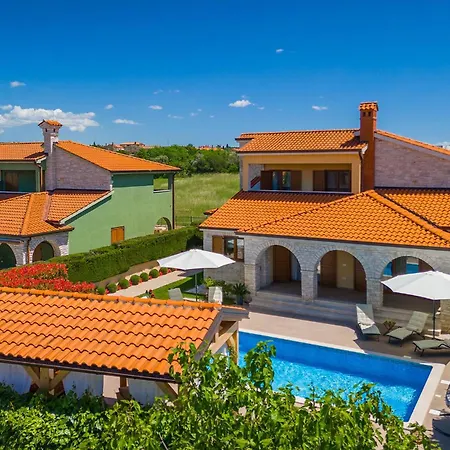 Aurora Tatil Evi