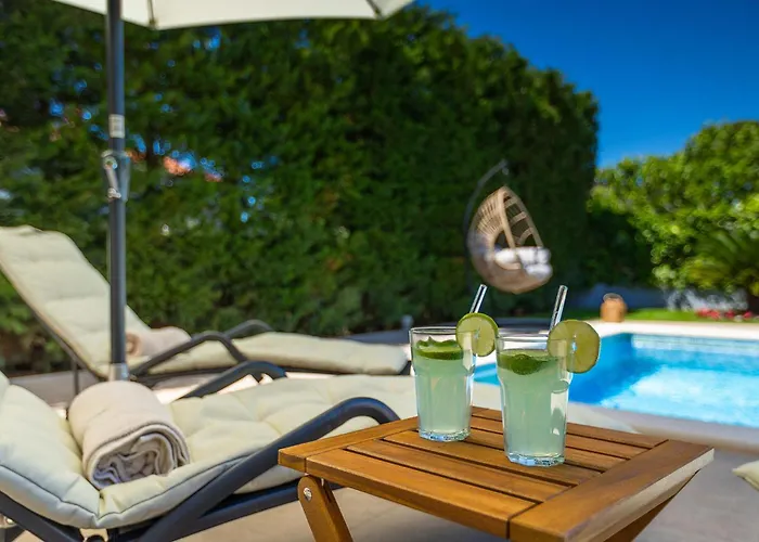 Aurora Nyaraló Póla